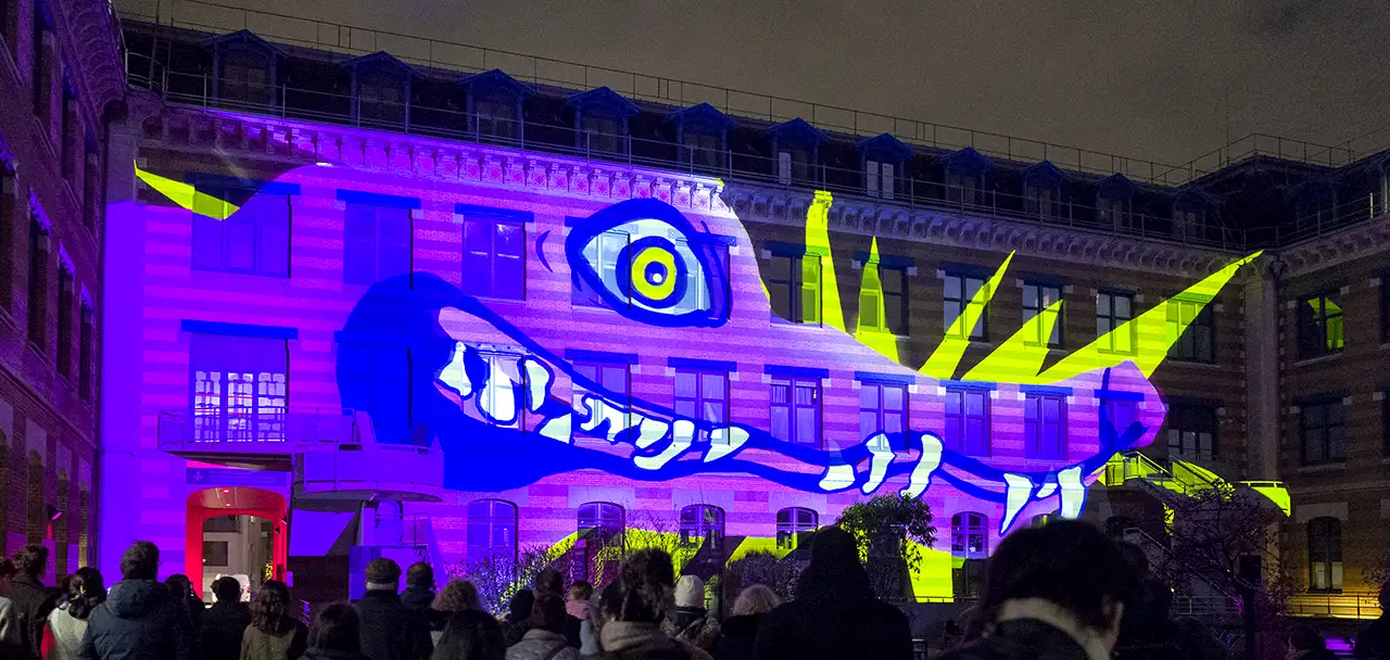 Fenêtre sur cour(s)