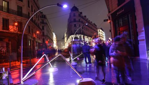 Journey of Lamp Post - Angle rues Ferrandière et Président Carnot